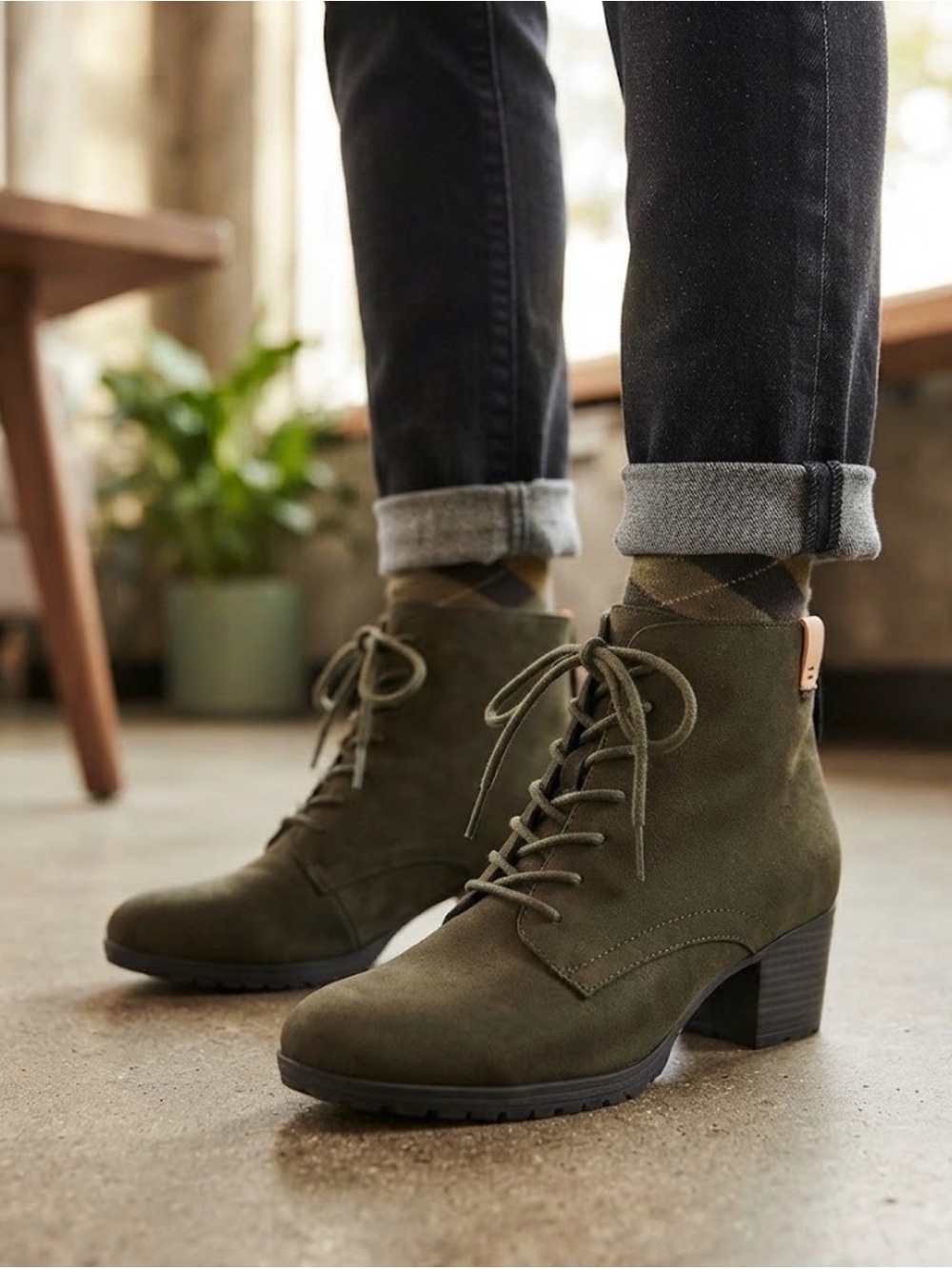 Dr. Scholl's Olive Lace-Up Boots woman size 6.5